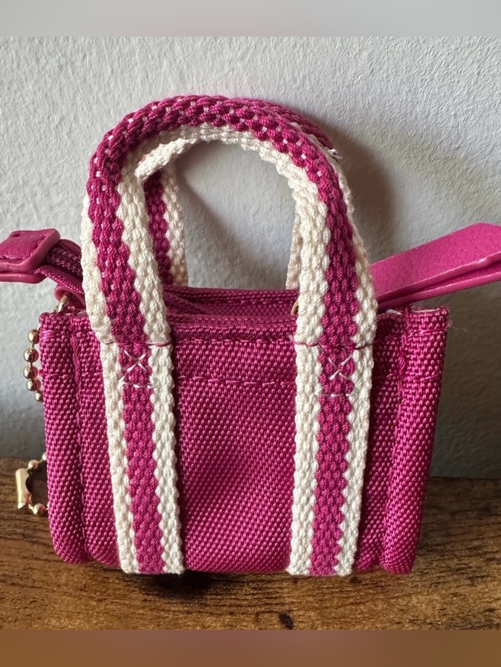 Juicy Couture Pink & White Mini Tote Bag Charm Keychain with Embroidered J NWOT - Picture 4 of 5